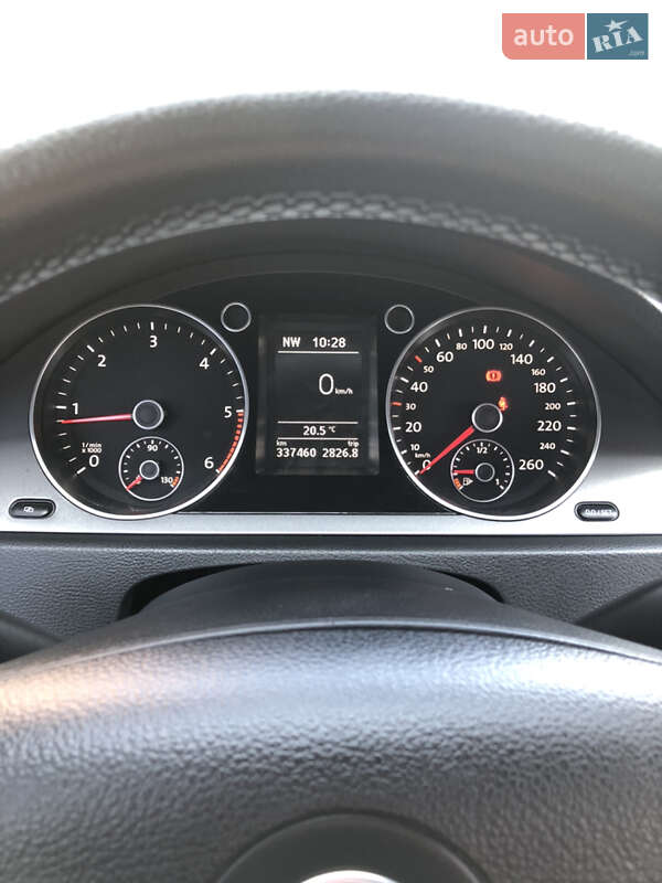 Универсал Volkswagen Passat 2010 в Ивано-Франковске