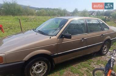 Седан Volkswagen Passat 1989 в Верхньому Синьовидному