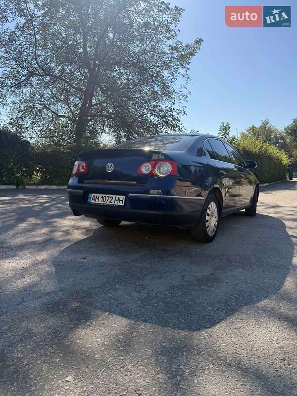 Седан Volkswagen Passat 2005 в Житомире