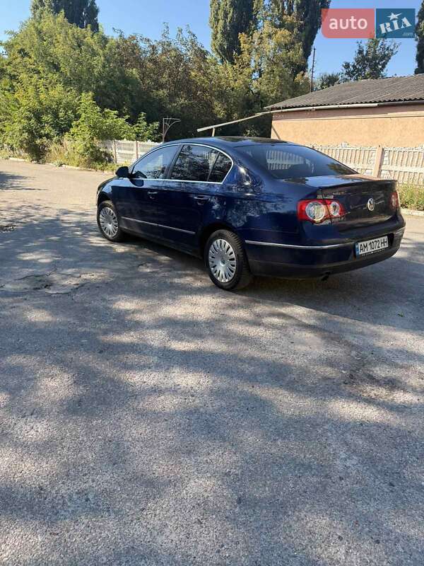Седан Volkswagen Passat 2005 в Житомире