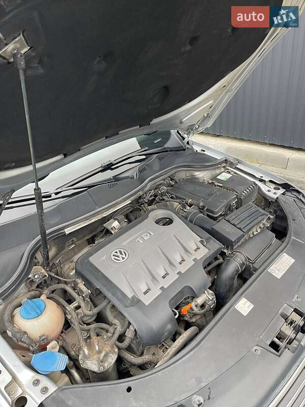 Универсал Volkswagen Passat 2011 в Бродах