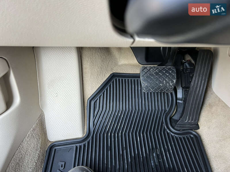 Седан Volkswagen Passat 2014 в Хмельницькому