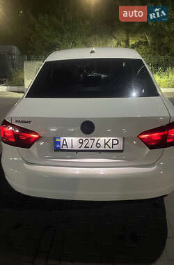 Седан Volkswagen Passat 2012 в Киеве