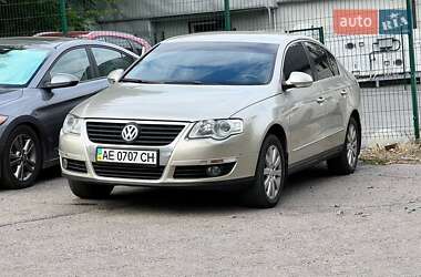 Седан Volkswagen Passat 2008 в Днепре