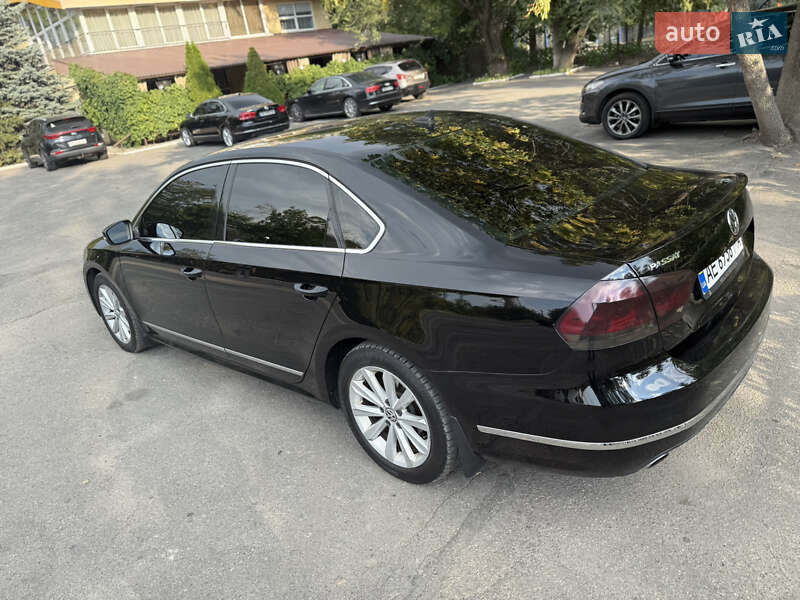 Седан Volkswagen Passat 2013 в Днепре
