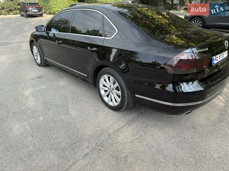 Седан Volkswagen Passat 2013 в Днепре