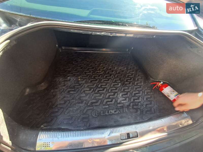 Седан Volkswagen Passat 2004 в Фастове