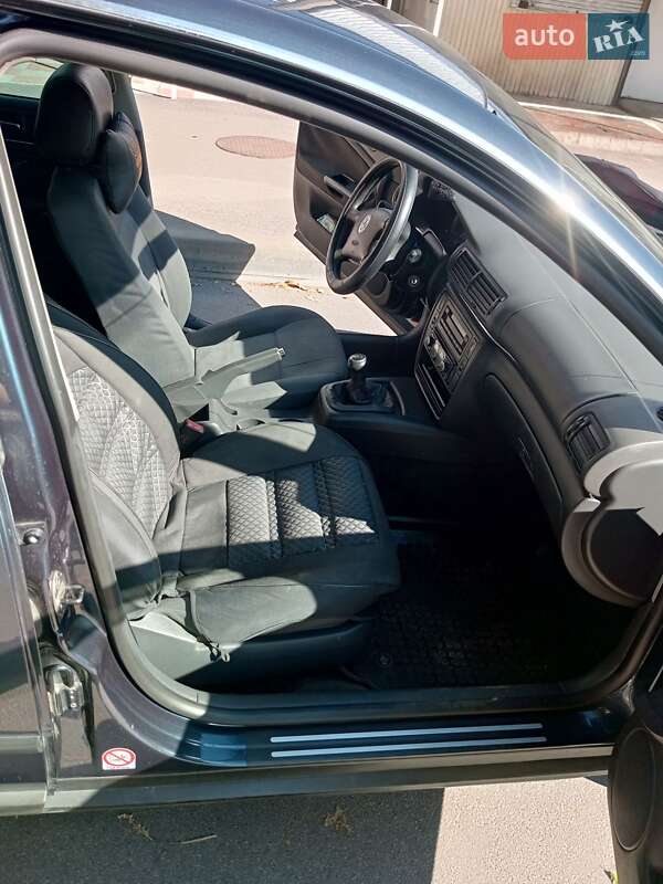 Седан Volkswagen Passat 2004 в Фастове