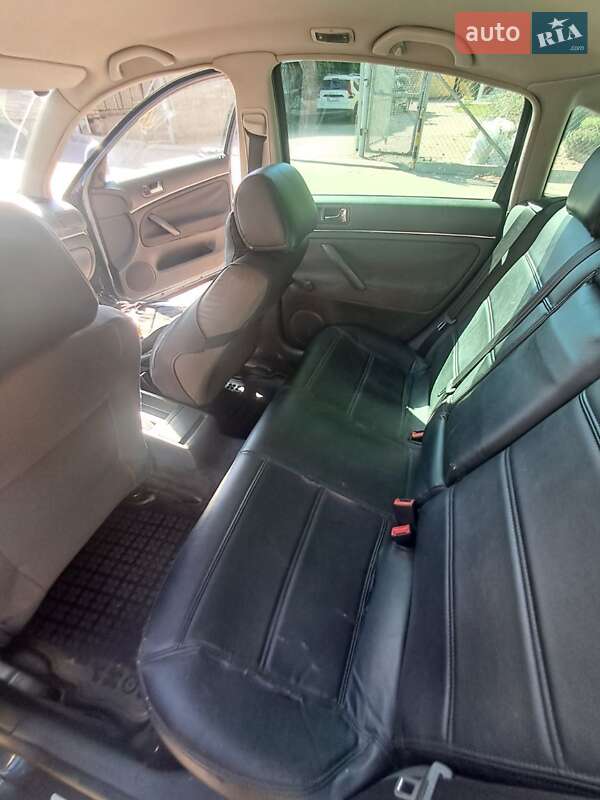 Седан Volkswagen Passat 2004 в Фастове