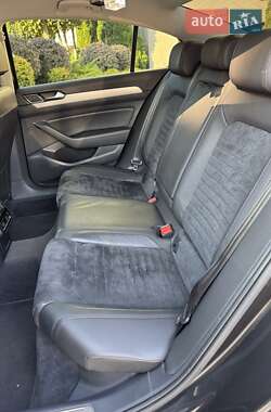 Седан Volkswagen Passat 2018 в 