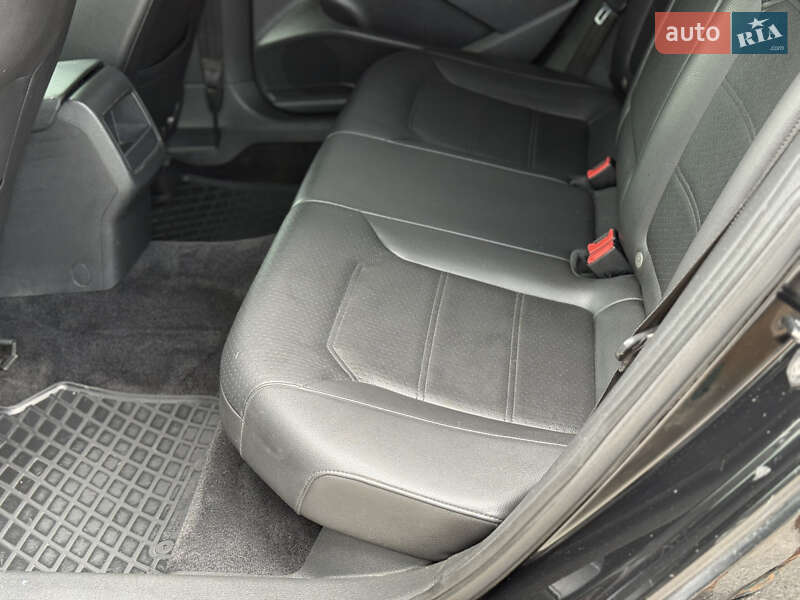 Седан Volkswagen Passat 2014 в Днепре