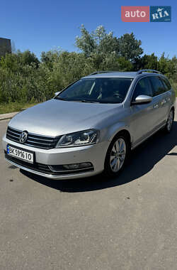 Універсал Volkswagen Passat 2011 в Охтирці