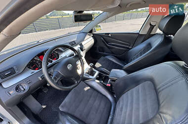 Седан Volkswagen Passat 2005 в 
