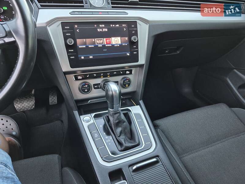 Универсал Volkswagen Passat 2019 в Одессе фото 33 Универсал Volkswagen Passat 2019 в Одессе