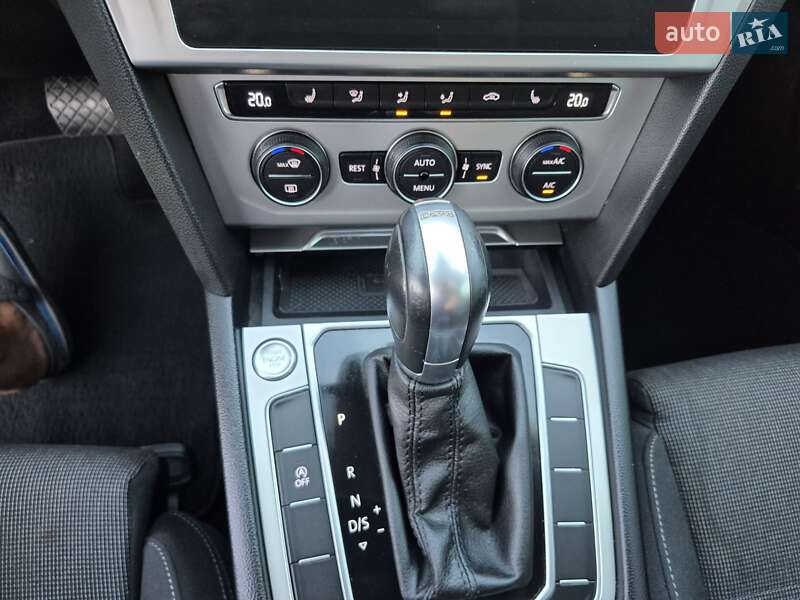 Универсал Volkswagen Passat 2019 в Одессе фото 132 Универсал Volkswagen Passat 2019 в Одессе