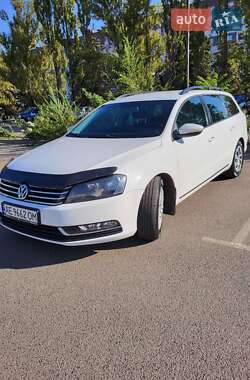 Універсал Volkswagen Passat 2013 в Кривому Розі