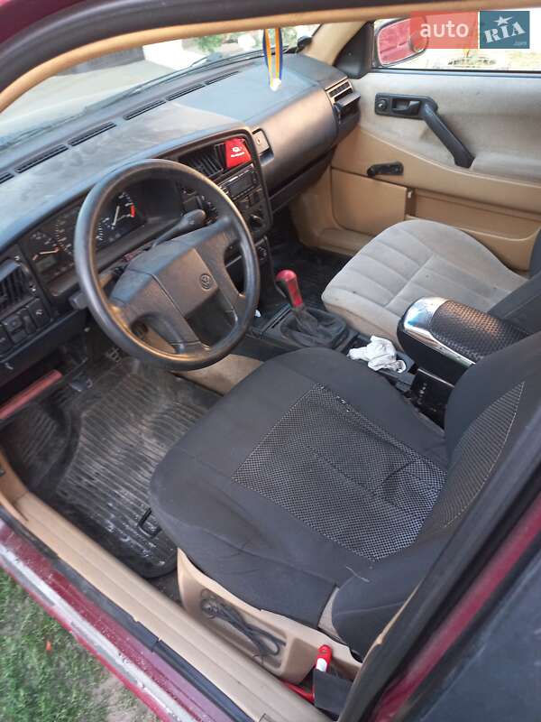 Седан Volkswagen Passat 1989 в Броварах фото 7 Седан Volkswagen Passat 1989 в Броварах