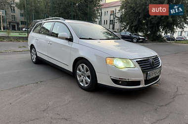 Универсал Volkswagen Passat 2008 в Киеве