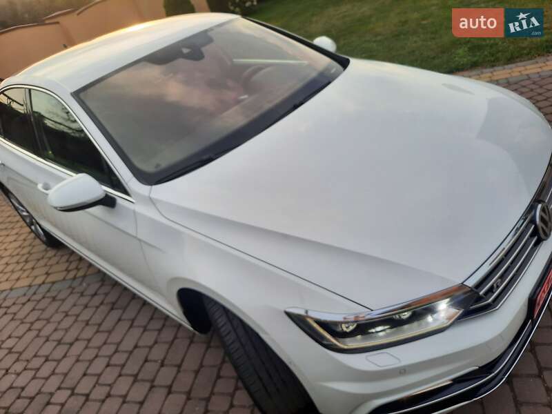 Седан Volkswagen Passat 2018 в Стрые