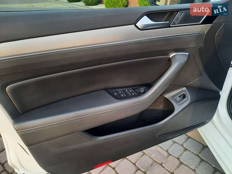 Седан Volkswagen Passat 2018 в Стрые