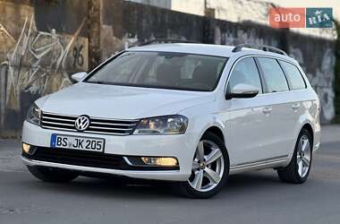 Універсал Volkswagen Passat 2013 в Луцьку