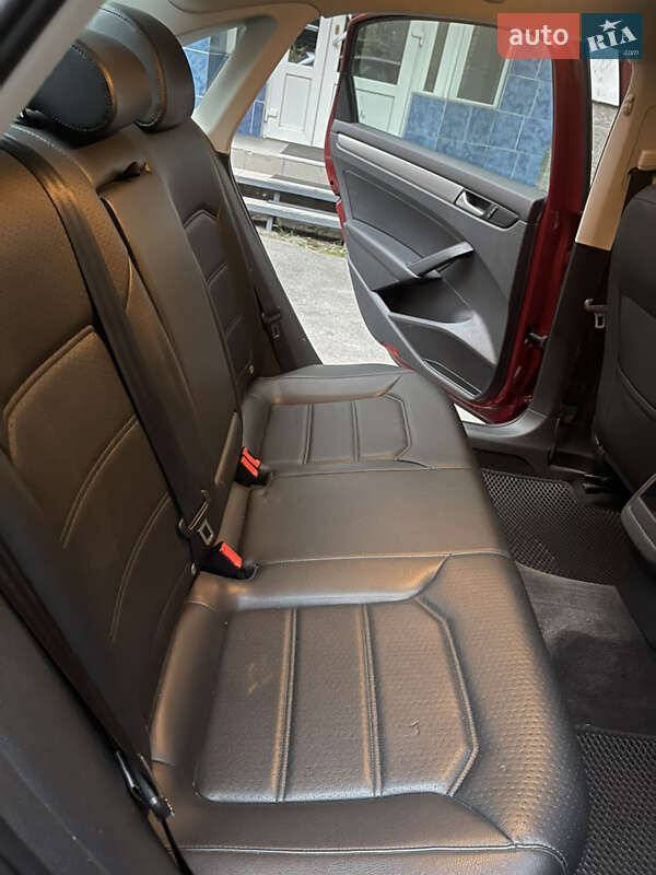 Седан Volkswagen Passat 2015 в Хмельницькому