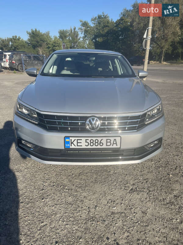 Седан Volkswagen Passat 2018 в Дніпрі