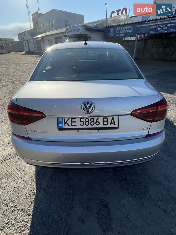 Седан Volkswagen Passat 2018 в Дніпрі