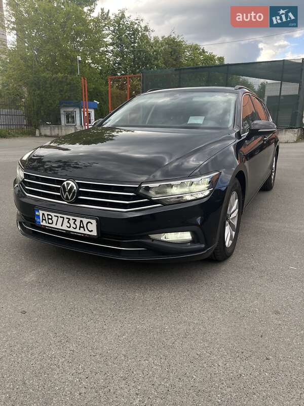 Универсал Volkswagen Passat 2021 в Киеве