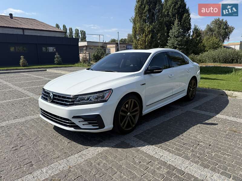 Седан Volkswagen Passat 2019 в Пирятине