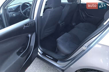 Седан Volkswagen Passat 2006 в  фото 8 Седан Volkswagen Passat 2006 в