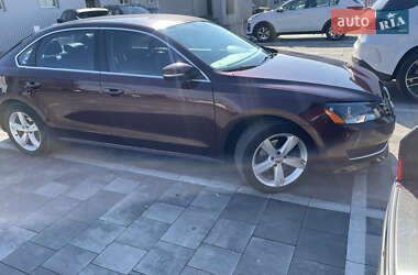 Седан Volkswagen Passat 2012 в Киеве