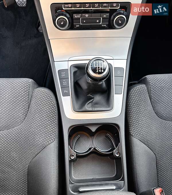 Универсал Volkswagen Passat 2010 в Черновцах