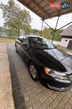 Седан Volkswagen Passat 2014 в Дрогобичі