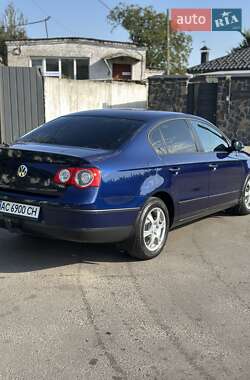 Седан Volkswagen Passat 2005 в 