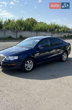 Седан Volkswagen Passat 2005 в 