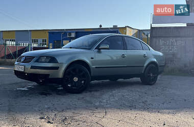 Седан Volkswagen Passat 2001 в Чернигове