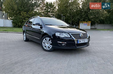 Универсал Volkswagen Passat 2008 в Ровно