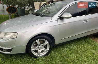 Універсал Volkswagen Passat 2010 в Воловцю