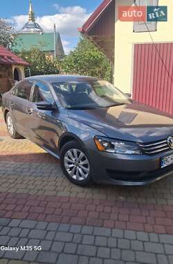 Седан Volkswagen Passat 2015 в Львове