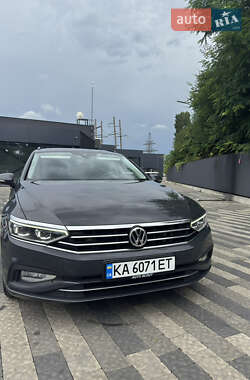 Универсал Volkswagen Passat 2019 в Ужгороде