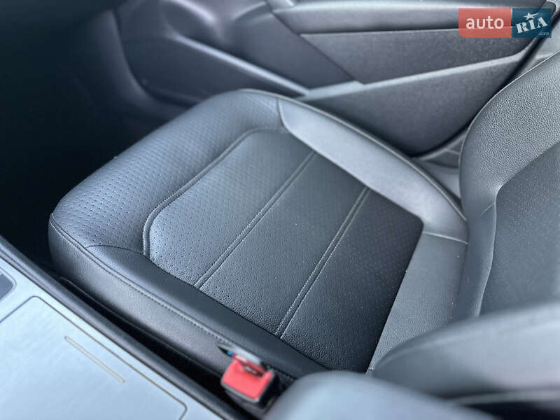 Седан Volkswagen Passat 2012 в Кропивницком