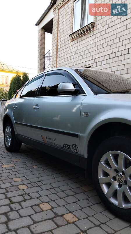 Седан Volkswagen Passat 2001 в Тульчине