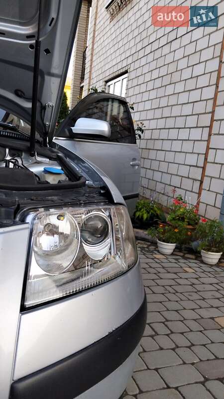 Седан Volkswagen Passat 2001 в Тульчине