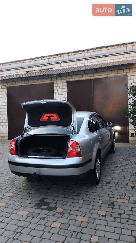 Седан Volkswagen Passat 2001 в Тульчине