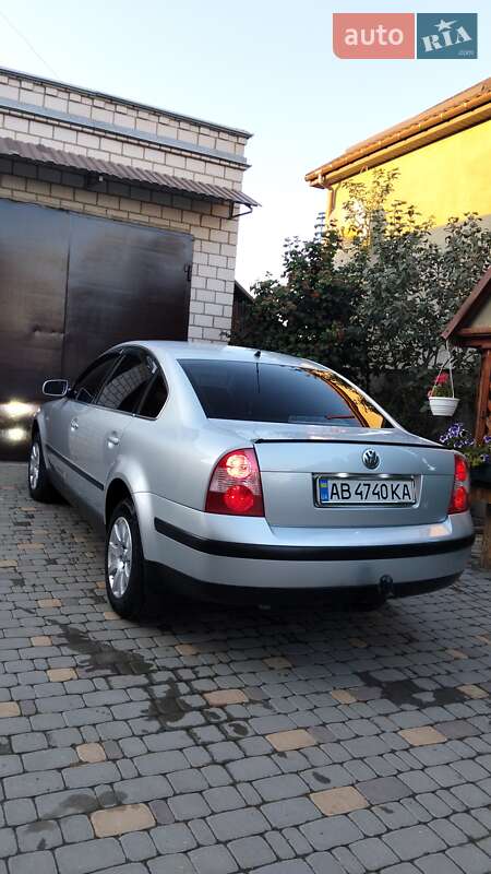 Седан Volkswagen Passat 2001 в Тульчине