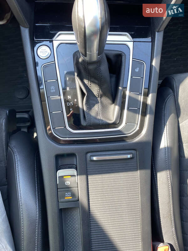 Універсал Volkswagen Passat 2017 в Тернополі