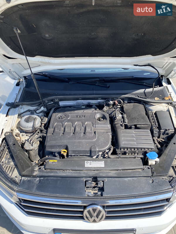 Універсал Volkswagen Passat 2017 в Тернополі