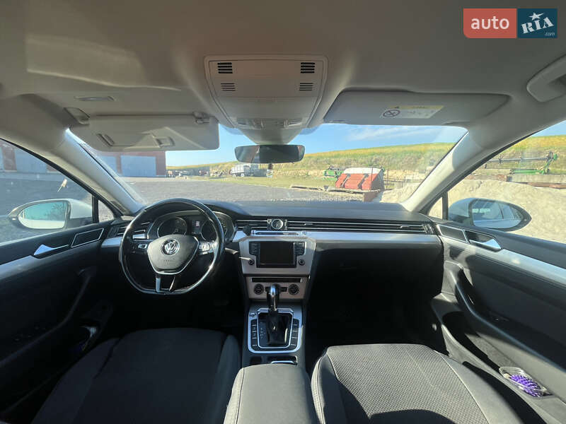 Универсал Volkswagen Passat 2017 в Ровно
