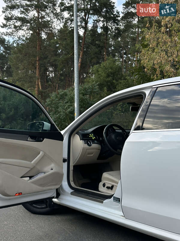 Седан Volkswagen Passat 2013 в Киеве